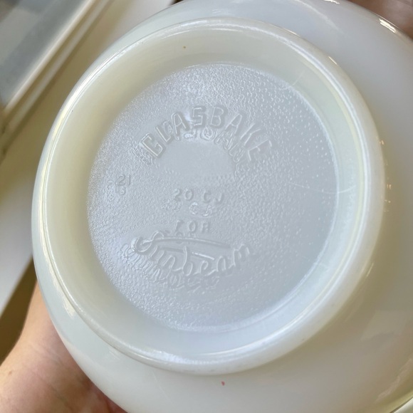 Vintage Sunbeam Milk Glass Glasbake Mixing Bowl 2 Qt 20CJ - Picture 4 of 7